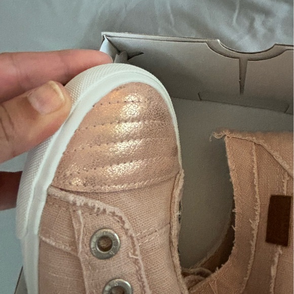 Blowfish Malibu Rose dust Color washed Linen fashion sneakers.Pink size 10 New - Picture 3 of 9